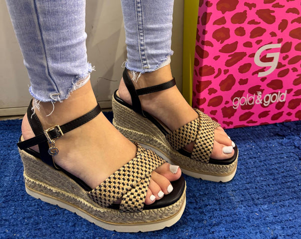Sandalo zeppa donna gold&gold nero gk176